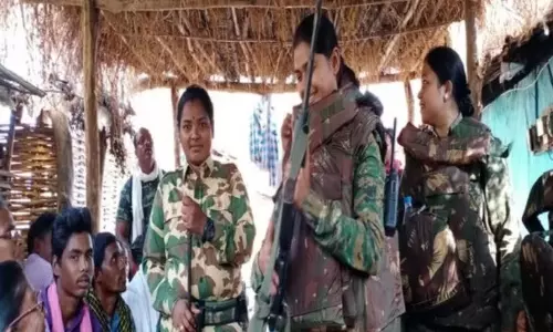మావోయిస్టుల ఏరివేత కోసం దండకారణ్యంలోకి మహిళా జవాన్లు