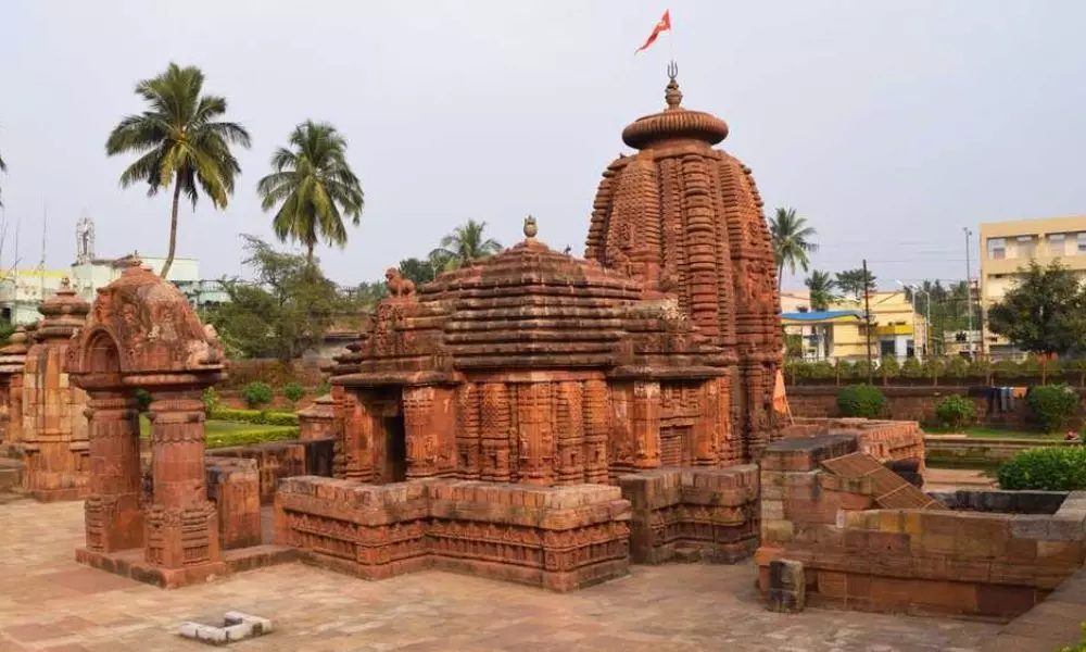 అద్భుత శిల్పకళా వైభవం.. ముక్తేశ్వర ఆలయం