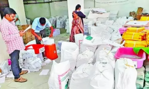 Kadapa: ఎన్నికలకు బ్యాలెట్‌ పత్రాలు సిద్ధం