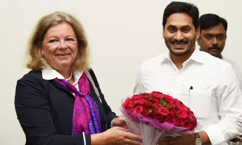 ముఖ్యమంత్రి వైయస్‌ జగన్‌తో జర్మన్‌ కాన్సులేట్‌ జనరల్‌ క్రిస్టినా మారియా భేటీ