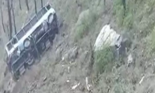 Himachal Pradeshలో లోయలో పడిన ఆర్టీసీ బస్సు.. ఐదుగురి మృతి