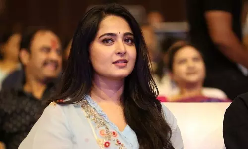 ఏళ్లు గడిచిన క్రేజ్ తగ్గని జేజెమ్మ.. అనుష్క 15 ఏళ్ల సినీ ప్రయాణం