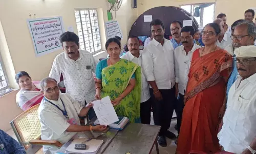 Nandigama: టీడీపీ చైర్మన్ అభ్యర్థిగా శాఖమూరి స్వర్ణలత