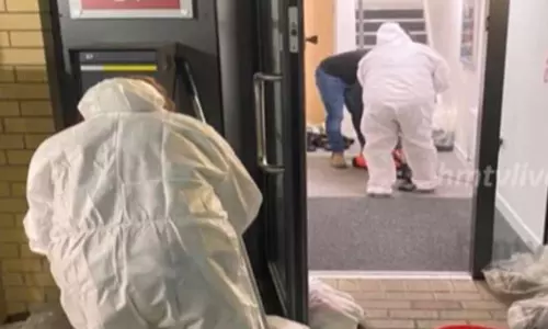 Coronavirus: లండన్లో తెలుగు విద్యార్థుల అవస్థలు Coronavirus: లండన్లో తెలుగు విద్యార్థుల అవస్థలు