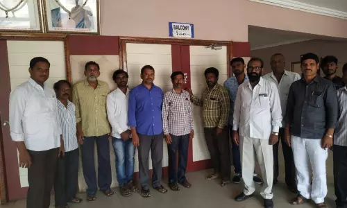 కరీంనగర్ లో కరోనా ఎఫెక్ట్ తో సినిమా హాళ్లు మూసివేత కరీంనగర్ లో కరోనా ఎఫెక్ట్ తో సినిమా హాళ్లు మూసివేత