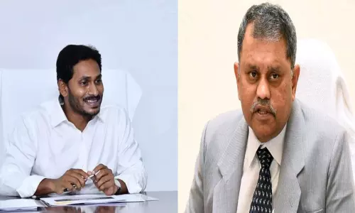 సీఎం వర్సెస్ ఈసీ సీఎం వర్సెస్ ఈసీ