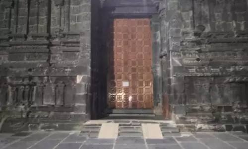 Tadipatri: తాడిపత్రి చరిత్రలో మొదటి సారి దేవాలయం మూత