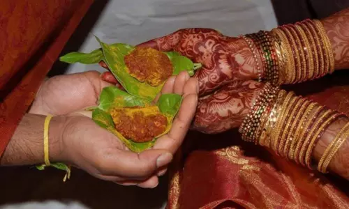 పెళ్లిలో జీలకర్ర, బెల్లం ఎందుకు పెడతారో తెలుసా..?