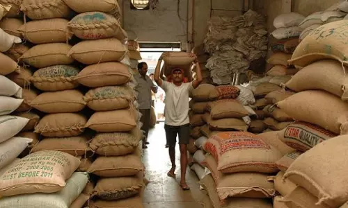 లాక్ డౌన్ ఉన్నా ఆహార ధాన్యాలకు ఇబ్బంది లేదు.. అది కూడా ఎన్నిరోజులంటే..