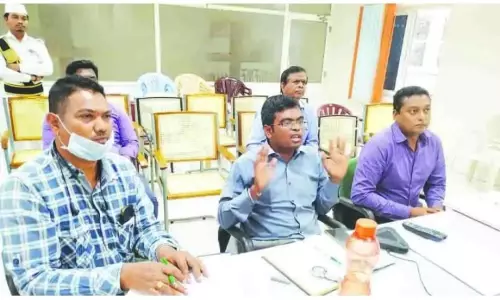 Paderu: సమన్వయంతో కరోనా కట్టడికి చర్యలు