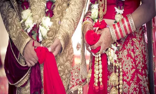 Corona Effect: ఏపీలో వివాహ రిసెప్షన్‌  అడ్డుకున్న పోలీసులు