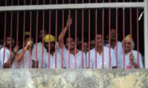 జైలు ఖైదీలకు వరంలా మారిన కరోనా వైరస్‌