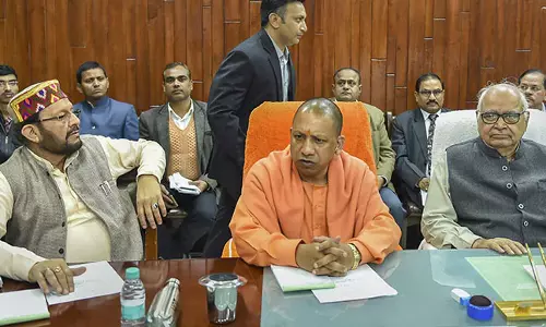 ఆ లక్షమందిని ఖ్వారంటైన్ వార్డులకు తీసుకెళ్లండి : సీఎం యోగి ఆదిత్యనాథ్