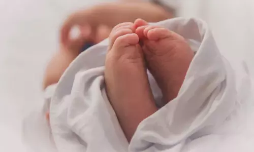 అమెరికాలో అరుదైన ఘటన.. COVID-19 కారణంగా శిశువు మృతి