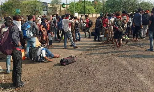 వీధుల్లో తిరుగుతున్న జనంపై ఆగ్రహించిన సీఎం ఉద్ధవ్ థాకరే