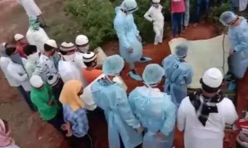 కరోనా మృతులు ఏ మతం వారైనా.. అంత్యక్రియలు ఆ పద్ధతిలోనే.. కరోనా మృతులు ఏ మతం వారైనా.. అంత్యక్రియలు ఆ పద్ధతిలోనే..