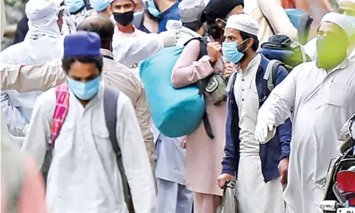 ప్రార్థనలకు వెళ్లివచ్చారు..ప్రమాదాన్ని అబద్ధంతో కప్పి..ముప్పులో ముంచేస్తున్నారు!