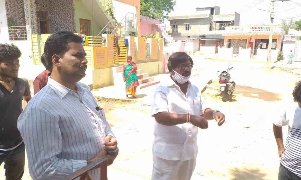 Porumamilla: రేషన్ షాపులను తనిఖీ చరిసిన వైసీపీ రాష్ట్ర కార్యదర్శి, తహశీల్దార్