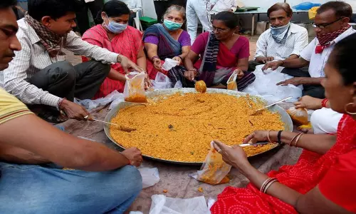 Coronavirus: వలసలను తక్షణం ఆపాలి : సుప్రీం కోర్ట్