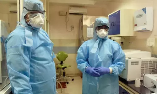 50 మందికి పైగా వైద్యులు, సిబ్బందికి కోవిడ్ పాజిటివ్