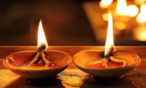 Visakhapatnam: దీపాలు వెలిగించే ముందు శానిటైజర్లు వాడొద్దు