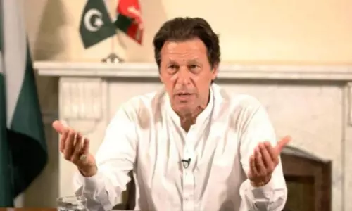 అలసత్వం ప్రదర్శించి చరిత్రలో మూర్ఖులుగా మిగలోద్దు : ఇమ్రాన్‌ఖాన్