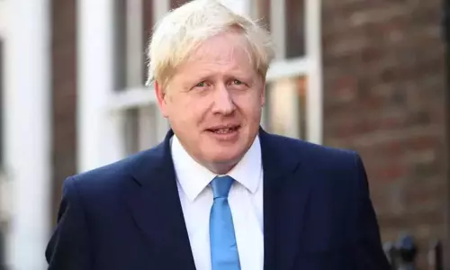 Coronavirus : ఆసుపత్రిలో చేరిన UK పీఎం బోరిస్ జాన్సన్