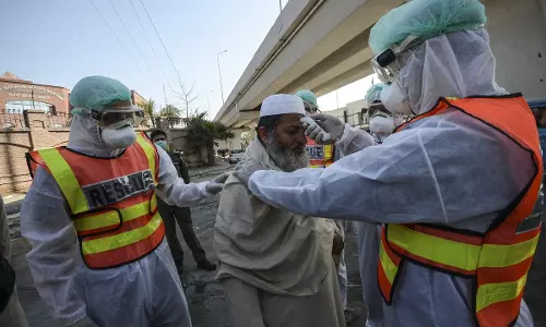 పాకిస్తాన్ లో అంతకంతకూ పెరుగుతోన్న కరోనా..