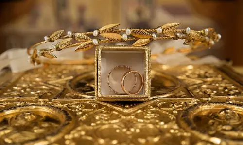 Gold Rate: నిలకడగా బంగారం ధరలు..మార్పులు లేని వెండి!