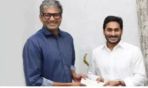 Visakhapatnam: సీఎం సహాయనిధికి కిమ్స్‌, శ్రీచైతన్య విరాళాలు