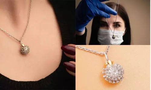 అక్కడ ట్రెండింగ్ లో కరోనా వెండి ఆభరణాలు! అక్కడ ట్రెండింగ్ లో కరోనా వెండి ఆభరణాలు!