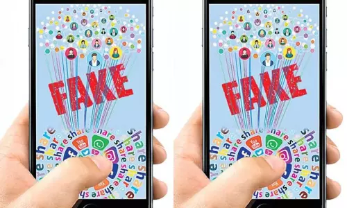 కరోనా కన్నా దారుణంగా సోషల్ మీడియా! కరోనా కన్నా దారుణంగా సోషల్ మీడియా!