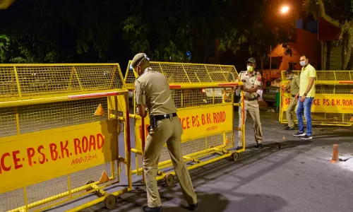 యూపీలోని ఈ 15 జిల్లాల్లో సర్వం మూసివేత.. బయటికొస్తే అంతే..