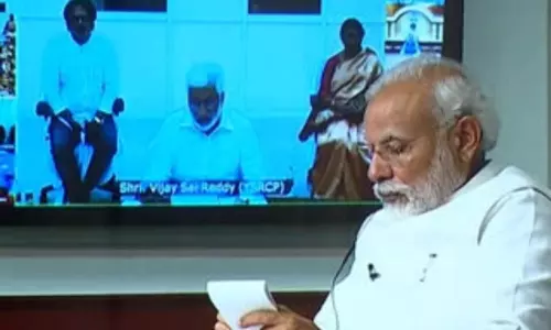 Visakhapatnam: లాక్​ డౌన్​ను హాట్‌స్పాట్లకే పరిమితం చేయాలి విజయసాయిరెడ్డి