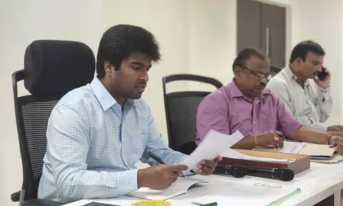 ఆన్ లైన్ లో ఆస్తి పన్ను చెల్లించండి: కమిషనర్ అభిషిక్త్ కిశోర్