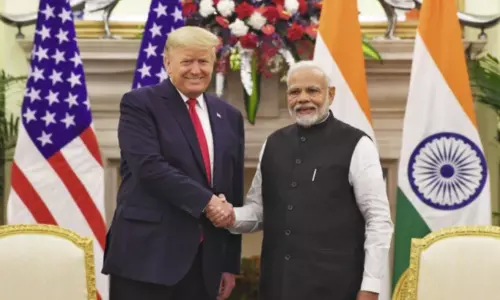 హైడ్రాక్సీ క్లోరోక్విన్ ఎగుమతి వెనుక భారత్ వ్యూహమేంటి? హైడ్రాక్సీ క్లోరోక్విన్ ఎగుమతి వెనుక భారత్ వ్యూహమేంటి?