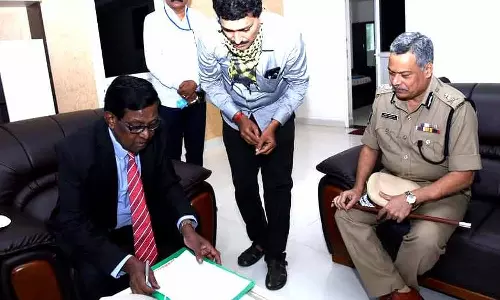 ఏపీ ఎస్‌ఈసీ పై దుష్ప్రచారం.. రంగంలోకి పోలీసులు