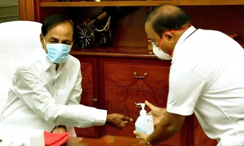 ఎట్టి పరిస్థితుల్లోనూ వారిని బయటకు రానీయవద్దు : సీఎం కేసీఆర్