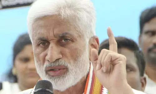 వారిపై చర్యలు తీసుకోండి : డీజీపీకి ఎంపీ విజయసాయిరెడ్డి ఫిర్యాదు