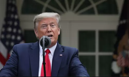 సంచలన నిర్ణయం తీసుకున్న ట్రంప్.. WHO కు నిధుల నిరాకరణ