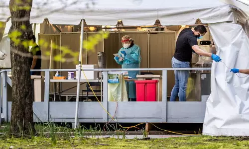 ప్రపంచవ్యాప్తంగా విజృంభిస్తున్న కరోనా.. అమెరికాలో మరీ ఘోరం..