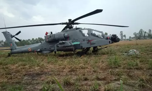Punjab: అపాచీ హెలికాఫ్టర్‌ ఎమర్జెన్సీ ల్యాండింగ్‌..