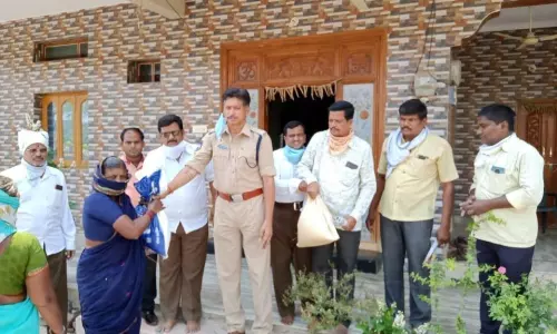 Bichkunda: సేవా భారతి ఆధ్వర్యంలో పేదలకు నిత్యావసర వస్తువులు పంపిణీ