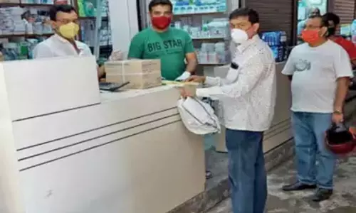 చిట్టీ లేకుండా మందులు ఇవ్వరు