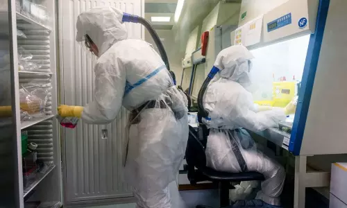 తెలంగాణలో యువతపై కరోనా పంజా .. నడి వయస్కులకూ అధికంగా సోకుతోన్న కరోనా