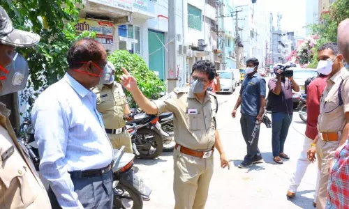 Khammam: లాక్ డౌన్ నేపథ్యంలో 1502 వాహనాలు సీజ్ :  కమిషనర్ తఫ్సీర్ ఇక్బాల్