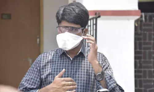 కంటైన్మెంట్  క్లస్టర్ లలో పనిచేసిన వారిని కంటికి రెప్పలా కాపాడుకోవాలి: కలెక్టర్