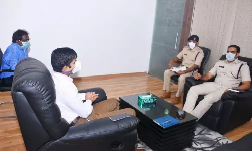 Vemulawada: లాక్ డౌన్ నియమాలను ప్రజలందరూ పాటించాలి: కలెక్టర్