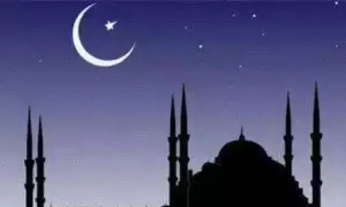 కనిపించిన నెలవంక..రంజాన్ మాసం ప్రారంభం కనిపించిన నెలవంక..రంజాన్ మాసం ప్రారంభం
