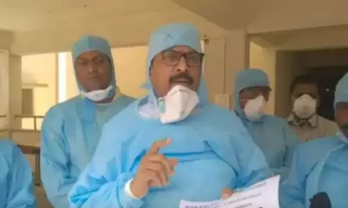 వైసీపీ ఎంపీ ఫ్యామిలీకి కరోనా.. వారిలో నలుగురు వైద్యులు వైసీపీ ఎంపీ ఫ్యామిలీకి కరోనా.. వారిలో నలుగురు వైద్యులు